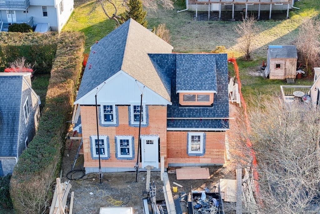 48 Wood Avenue
