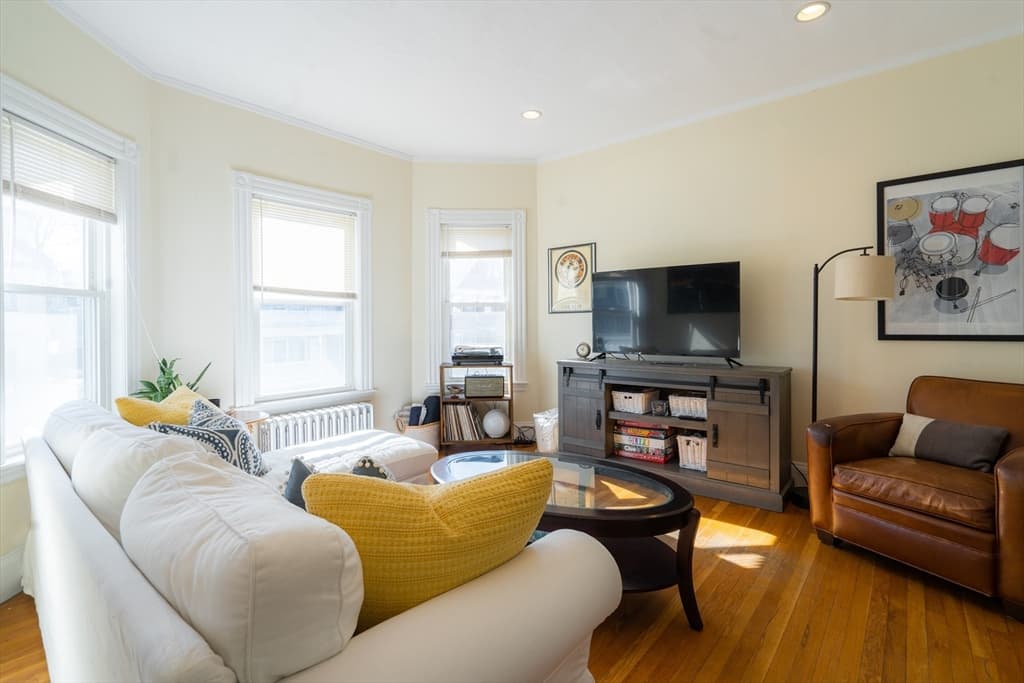 70 Mapleton St #70 photo 2