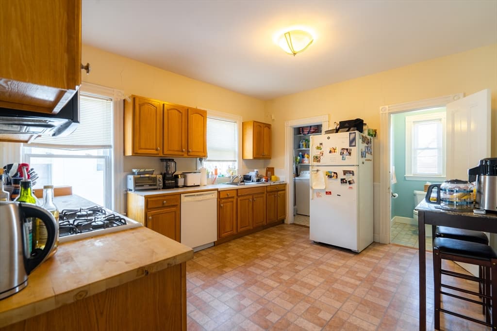 70 Mapleton St #70 photo 5