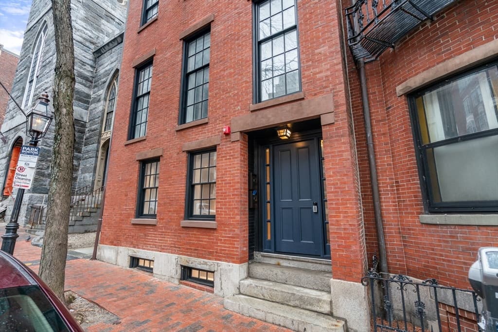 33 Bowdoin Street
