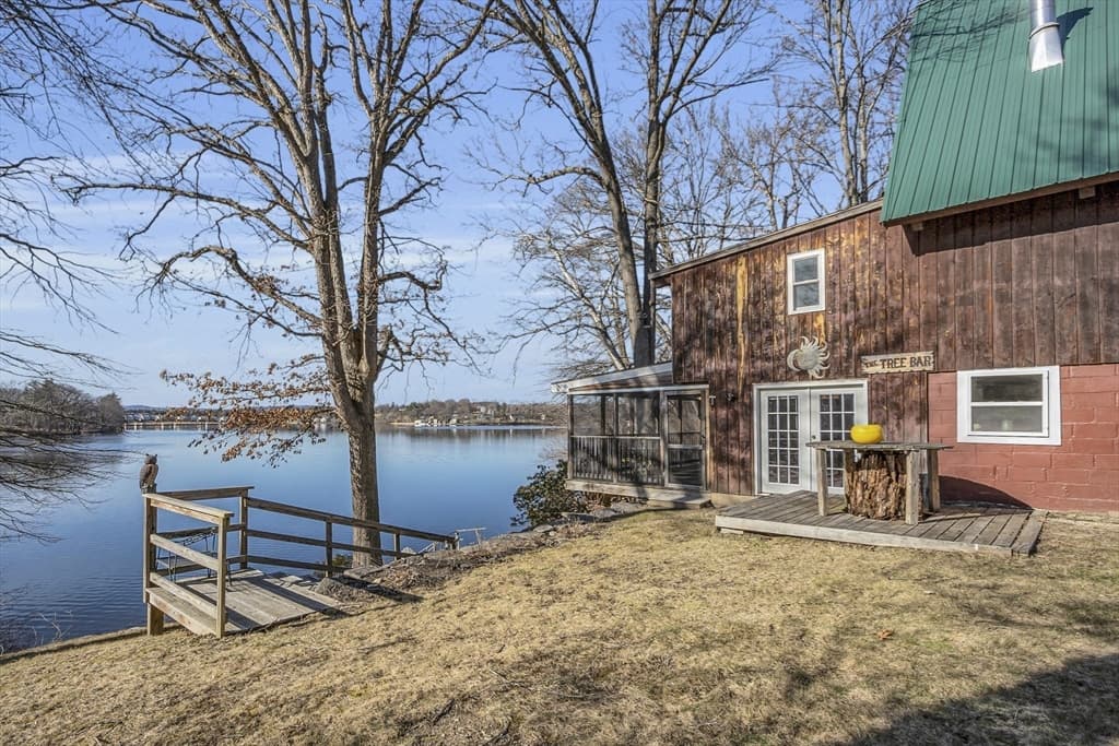 26 Sunset Avenue photo 5