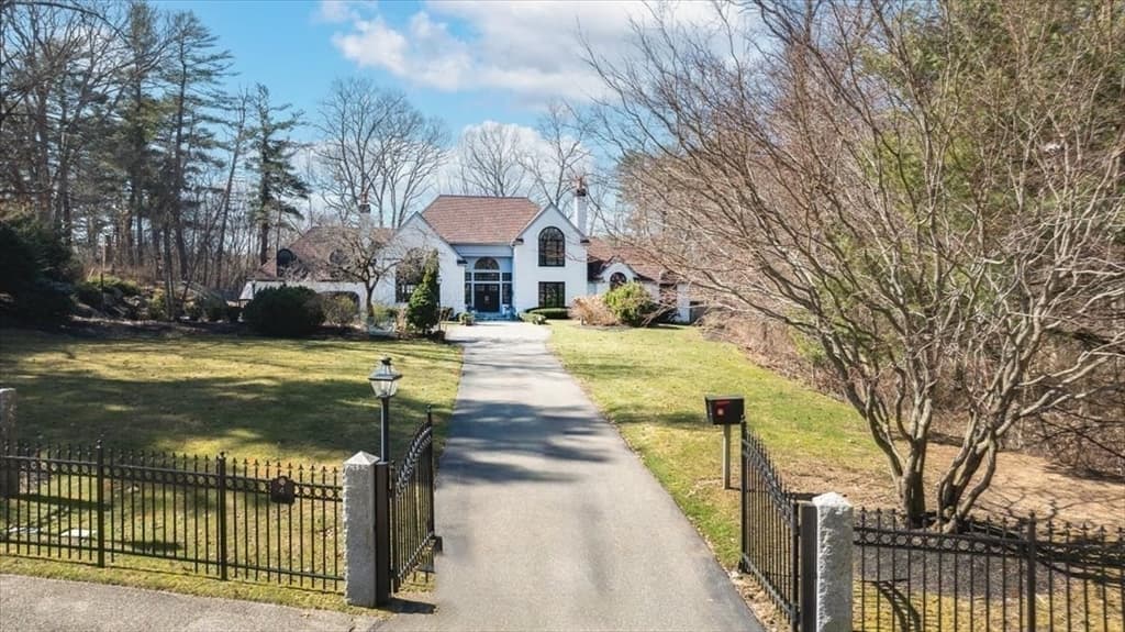 4 Pinecrest Rd photo 4