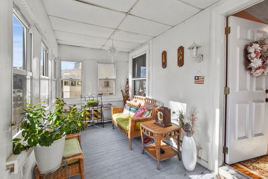 46 Oneil St photo 5