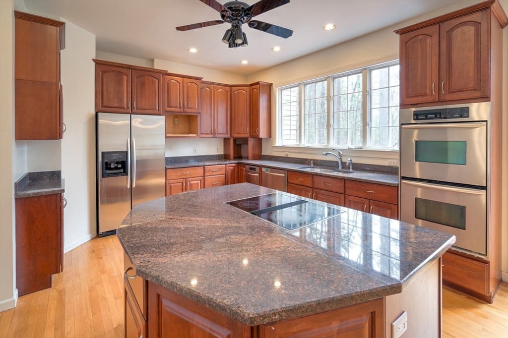 41 Carriage Way photo 5