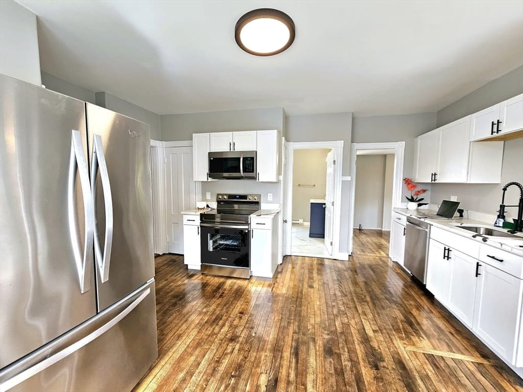 46 Harrison Ave photo 3