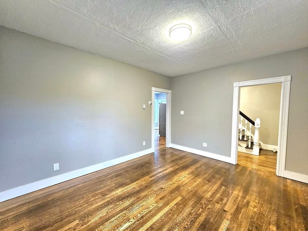 46 Harrison Ave photo 5