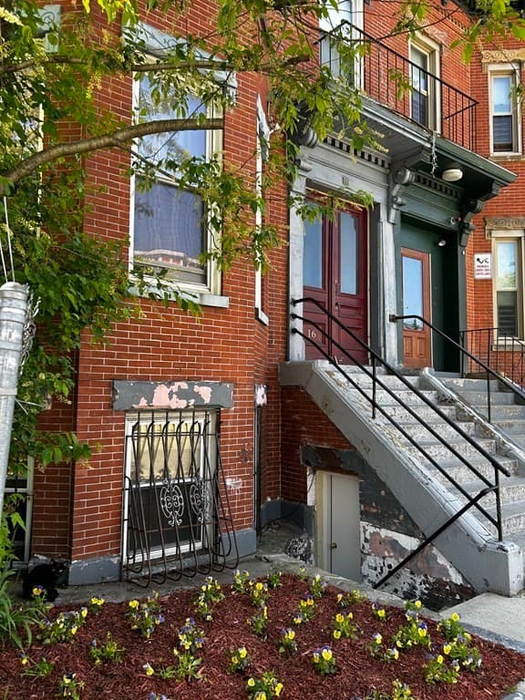 16 W Cottage St photo 2