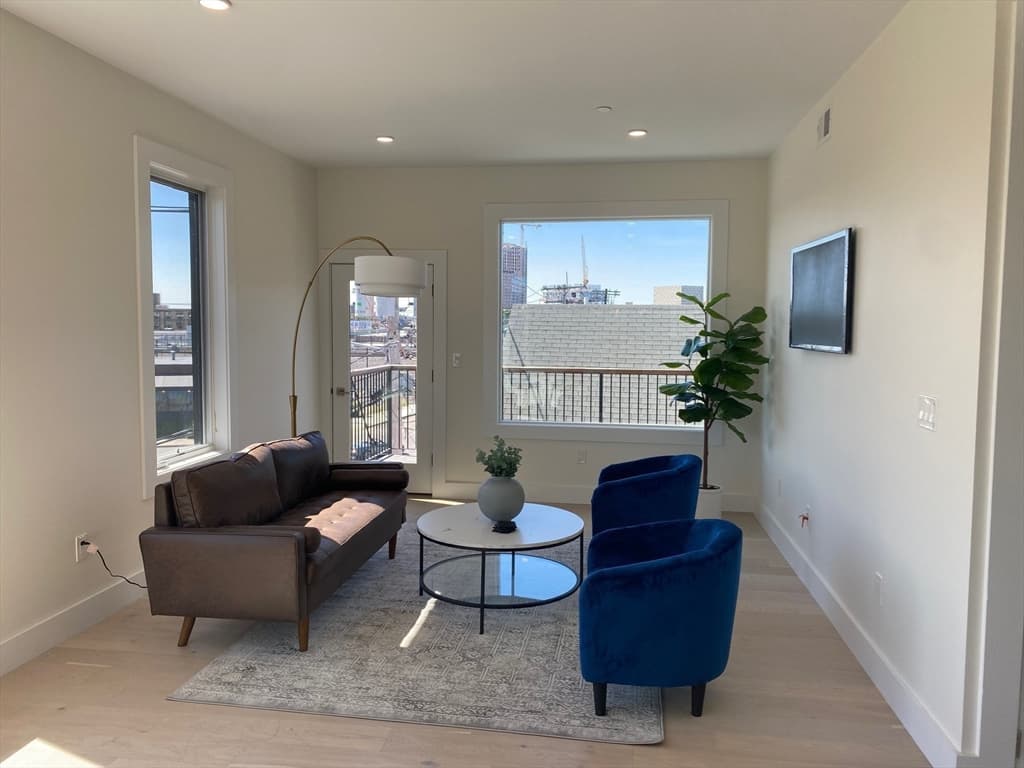 105 Washington St #3A photo 4