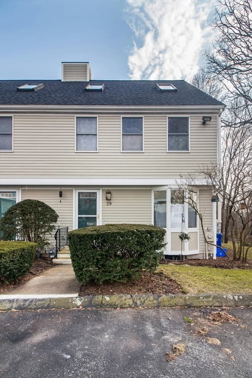 29 Lucille Pl #29