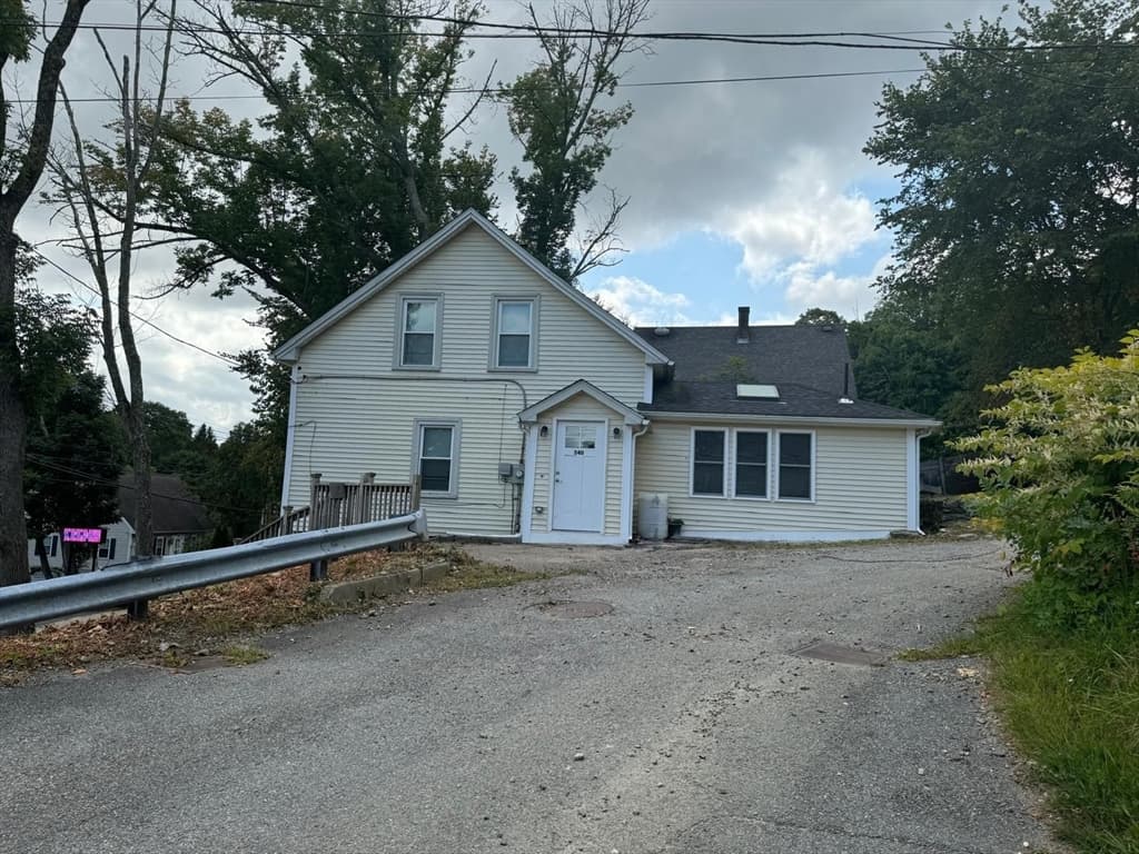 340 Main St photo 2