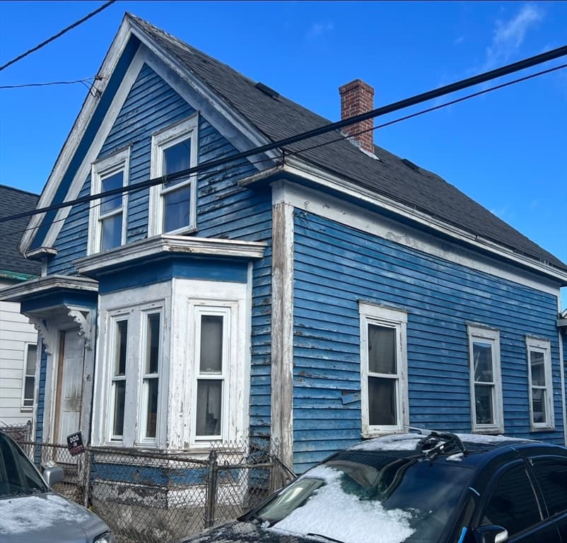46 Lyons St