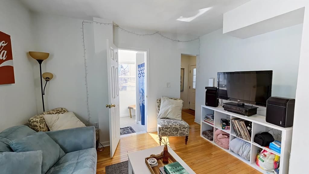 50 Derby St #3 photo 3