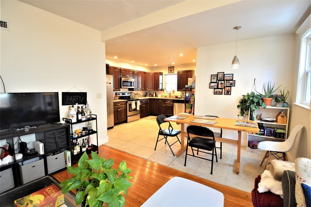 94 Montebello Rd. #3 photo 2