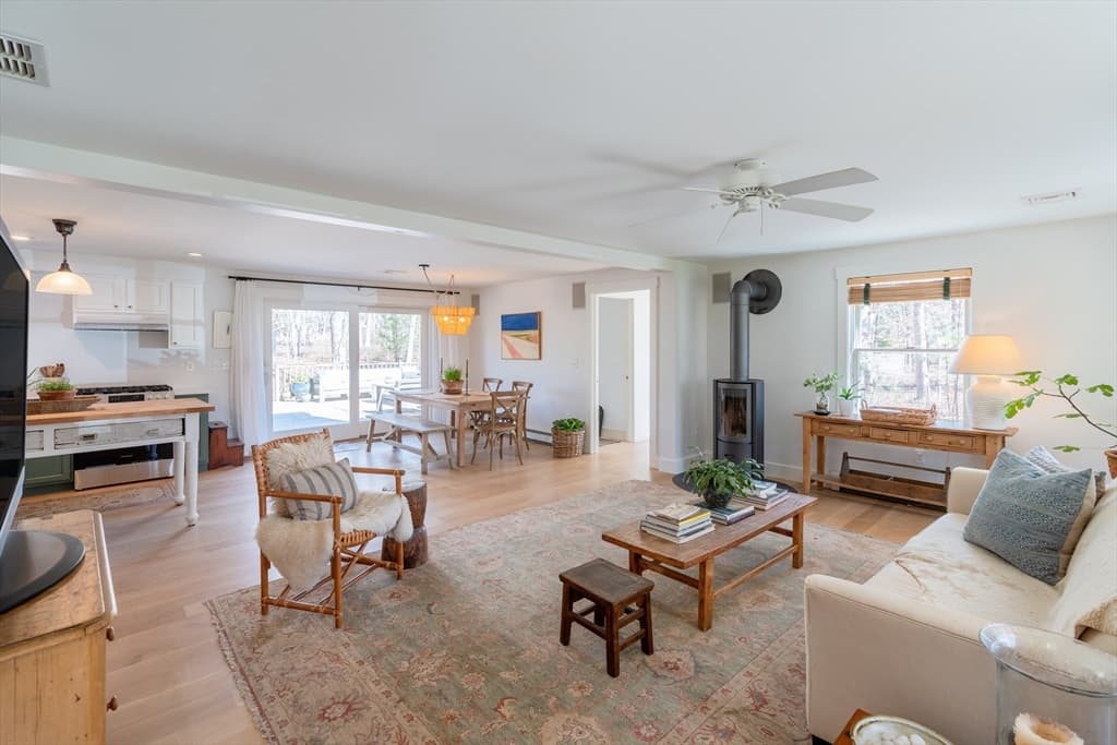 93 Hvoslef Way photo 5