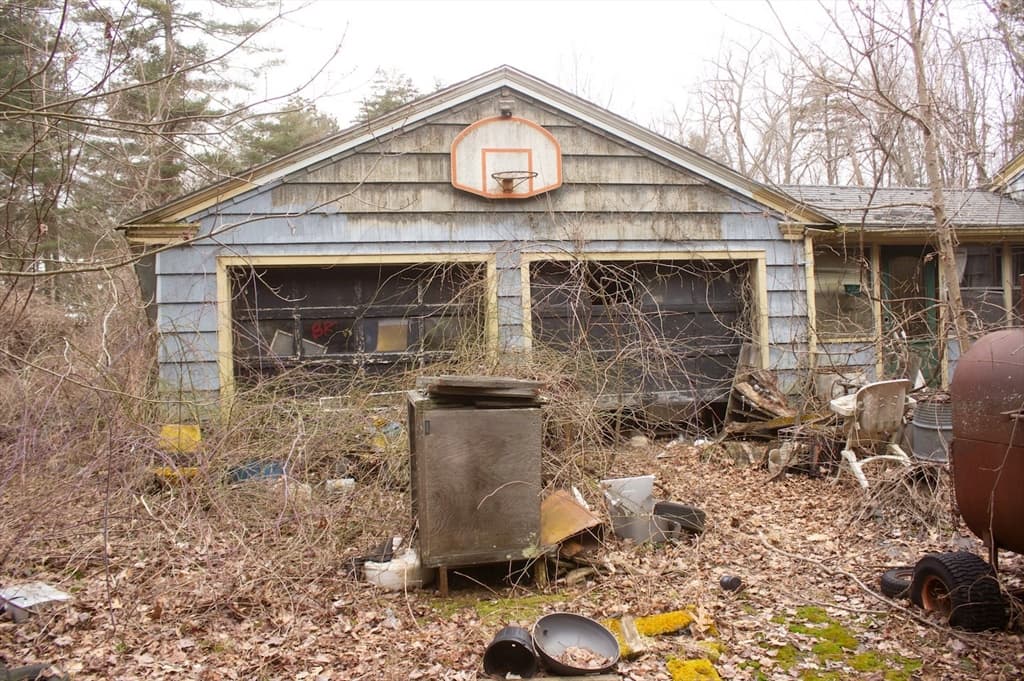 342 Podunk Rd