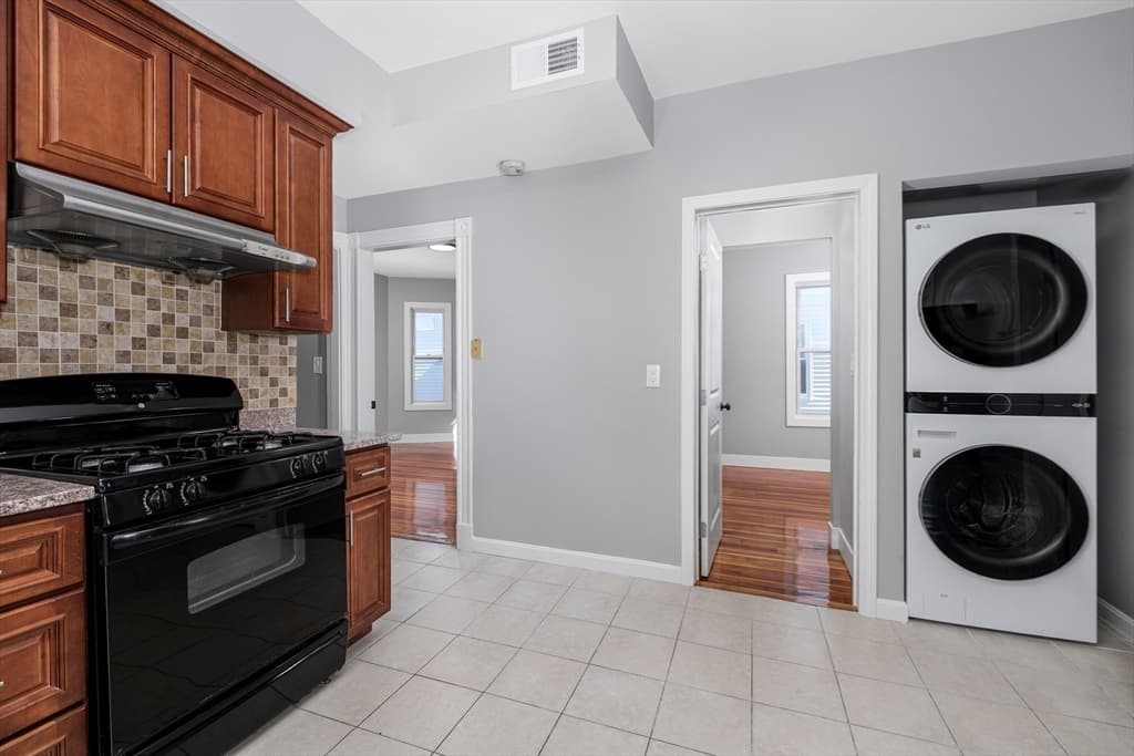 290 Summit Ave #3