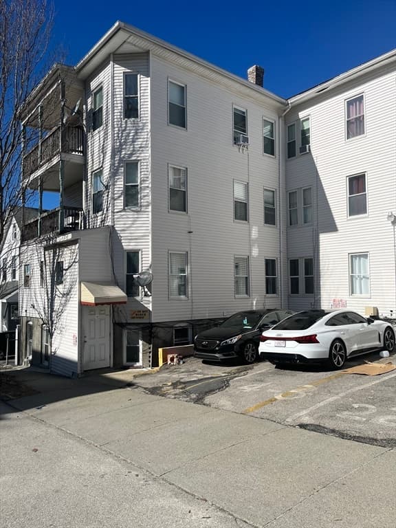 22 Hollywood St #4-1