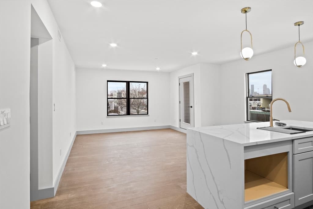 127 E Cottage St #2 photo 5