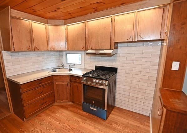 36 Amos Way photo 5