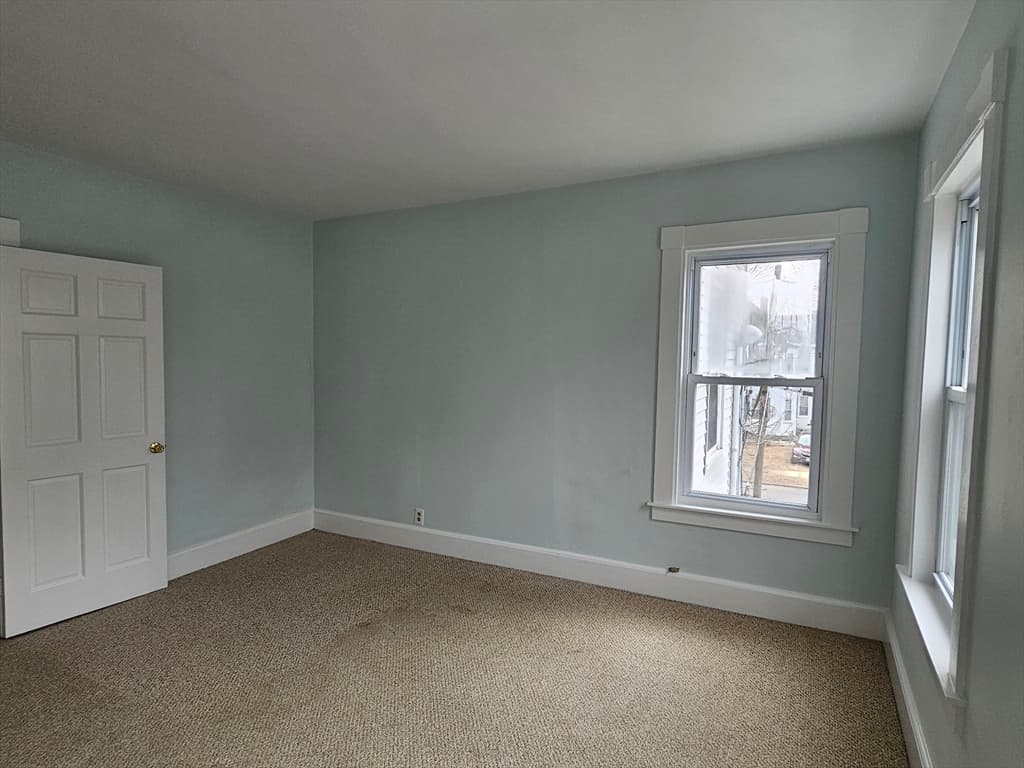 28 Linden St #1/2 photo 3