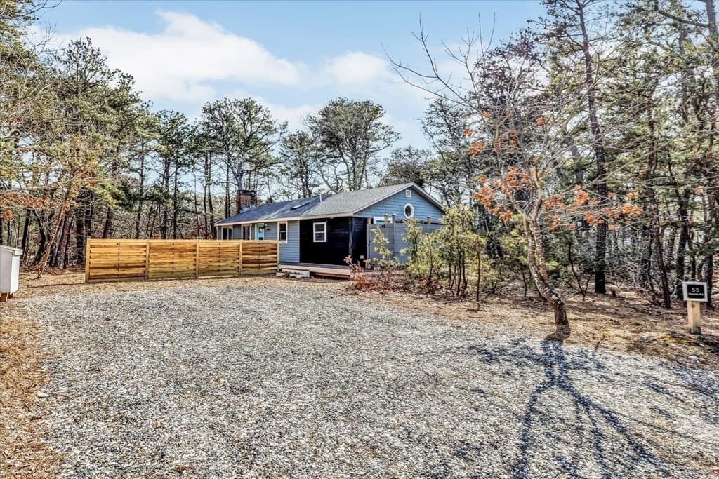 55 Howes Rd photo 5
