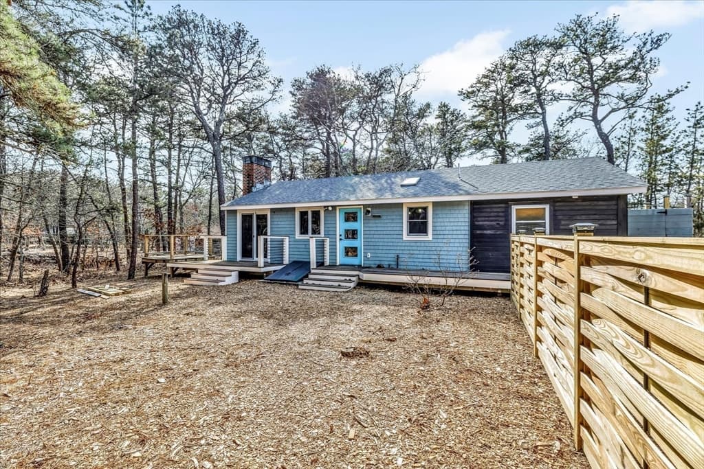 55 Howes Rd photo 4