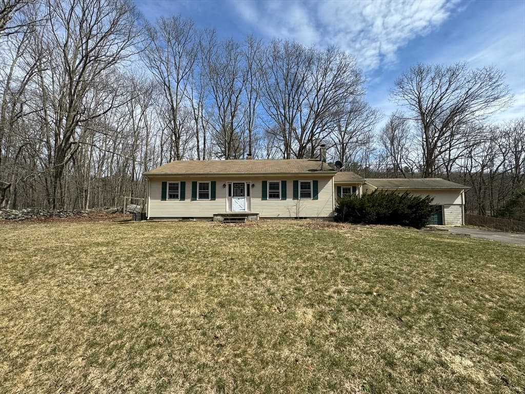 822 Hardwick Rd photo 3