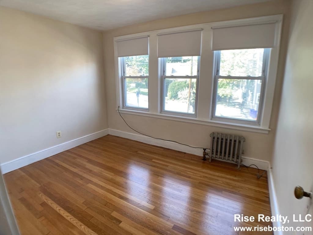 19 Woodstock Ave #19 photo 3