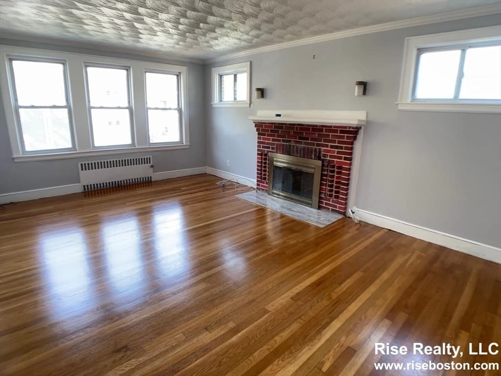 19 Woodstock Ave #19