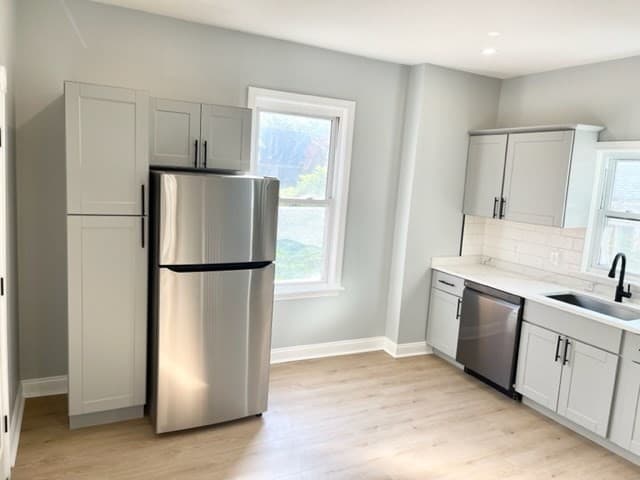 38 Oneida St. #2 photo 2