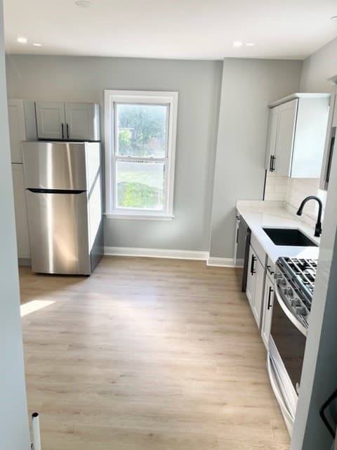 38 Oneida St. #2 photo 3