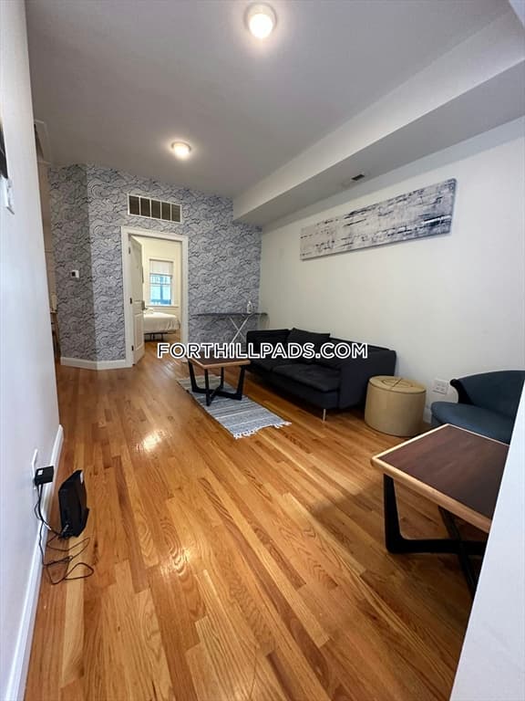 48 Guild St. #3 photo 3