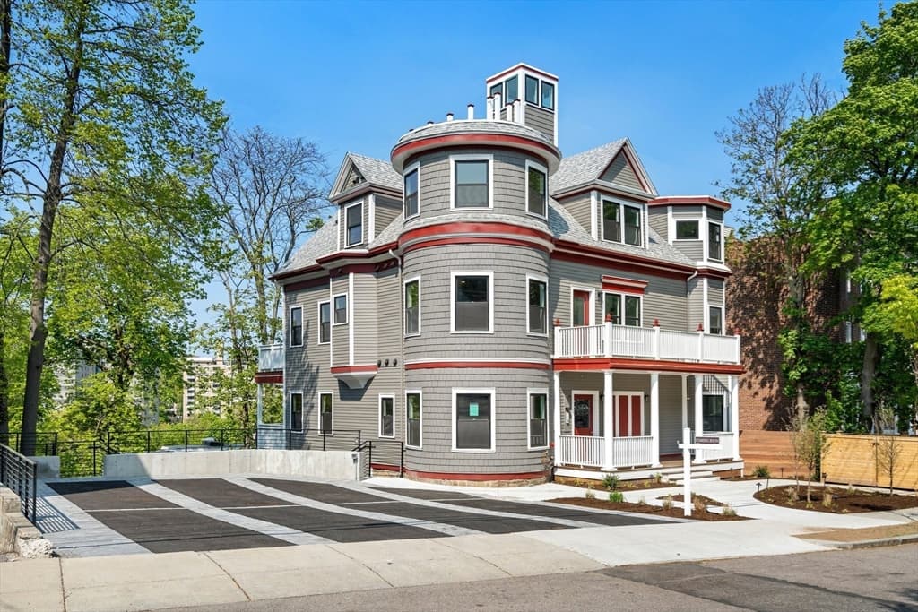 111 Winthrop Rd #1 photo 2