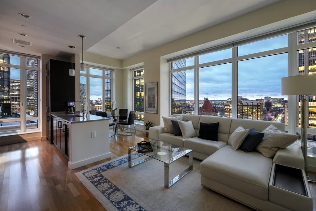400 Stuart St #18J photo 3