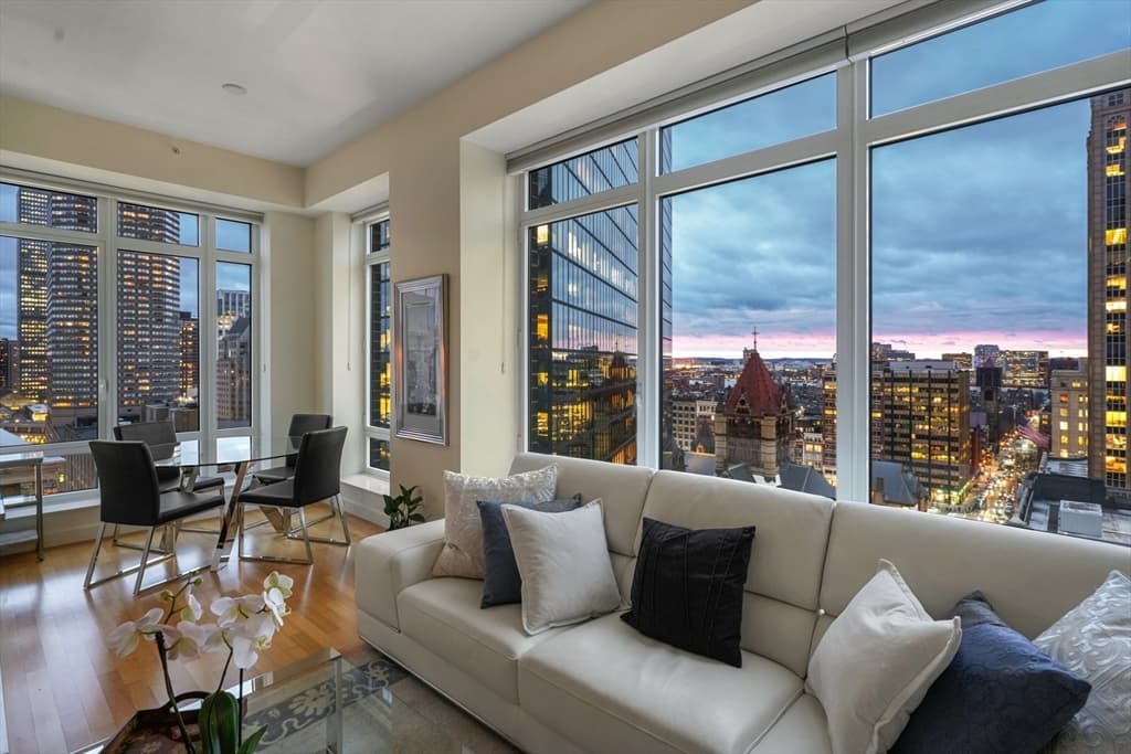 400 Stuart St #18J photo 4