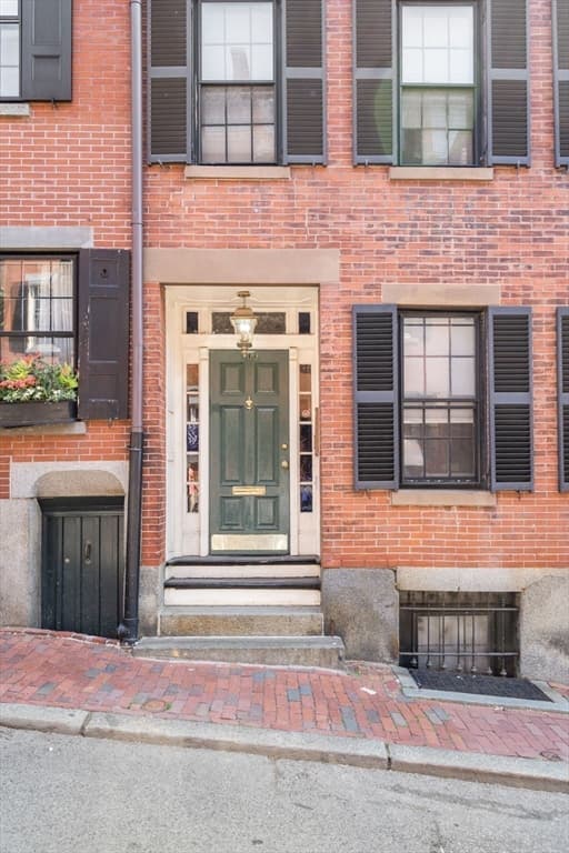 102 Revere Street photo 2
