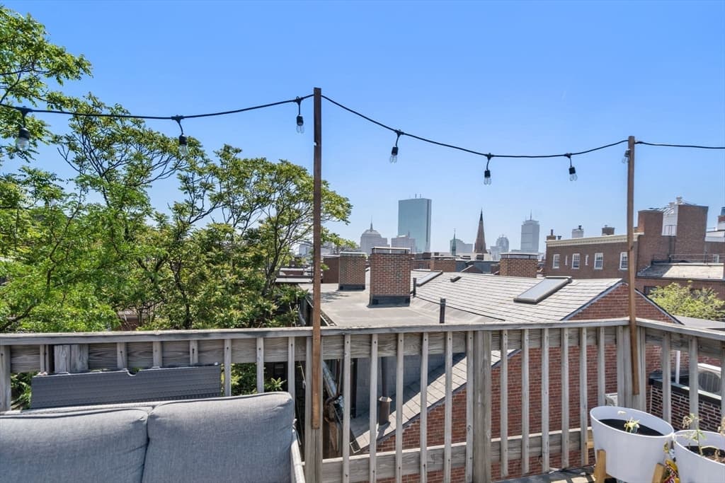 102 Revere Street photo 5