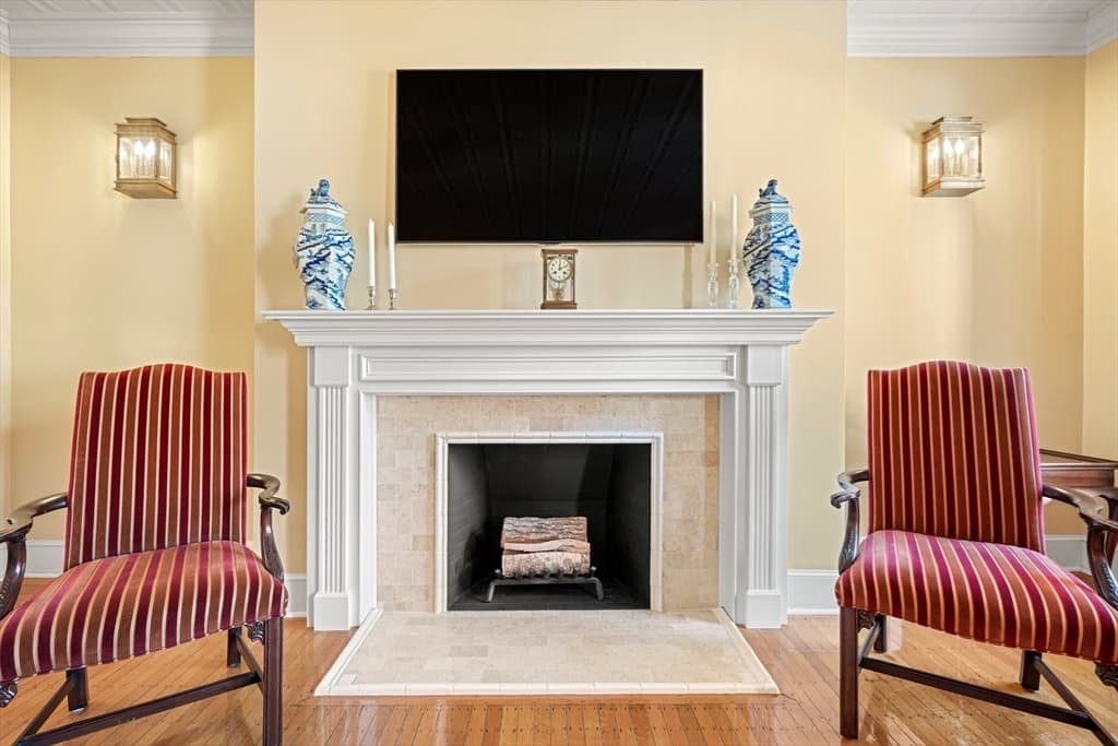 357-359 Beacon St #4 photo 3