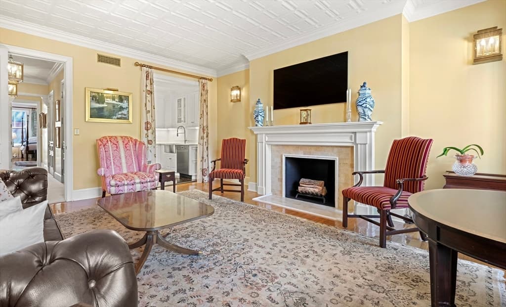 357-359 Beacon St #4 photo 5