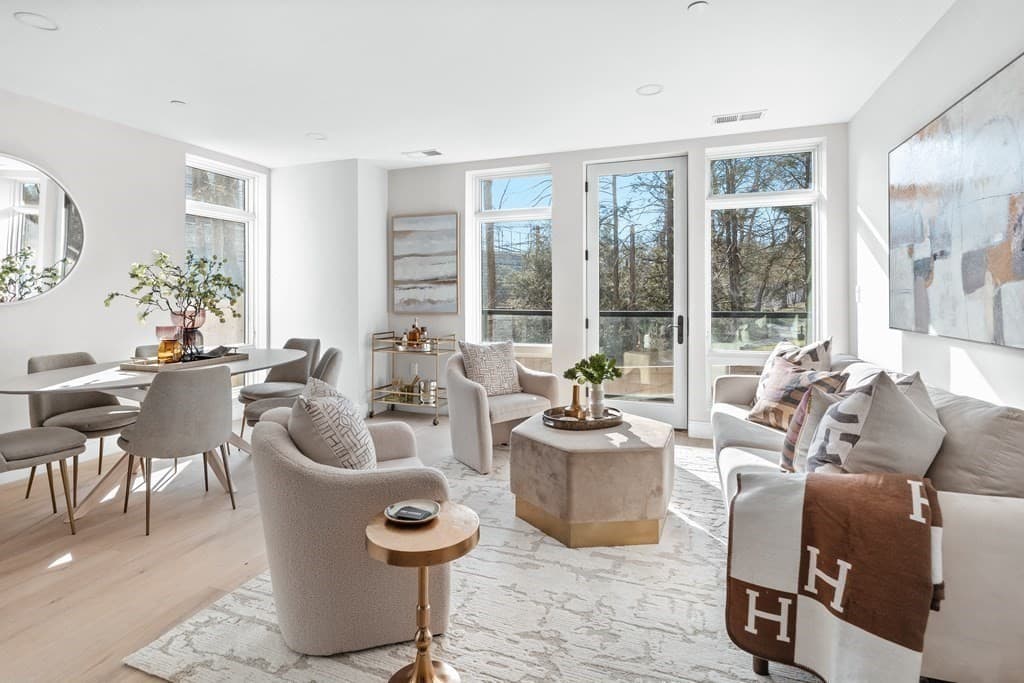 20 Kinmonth Rd #108