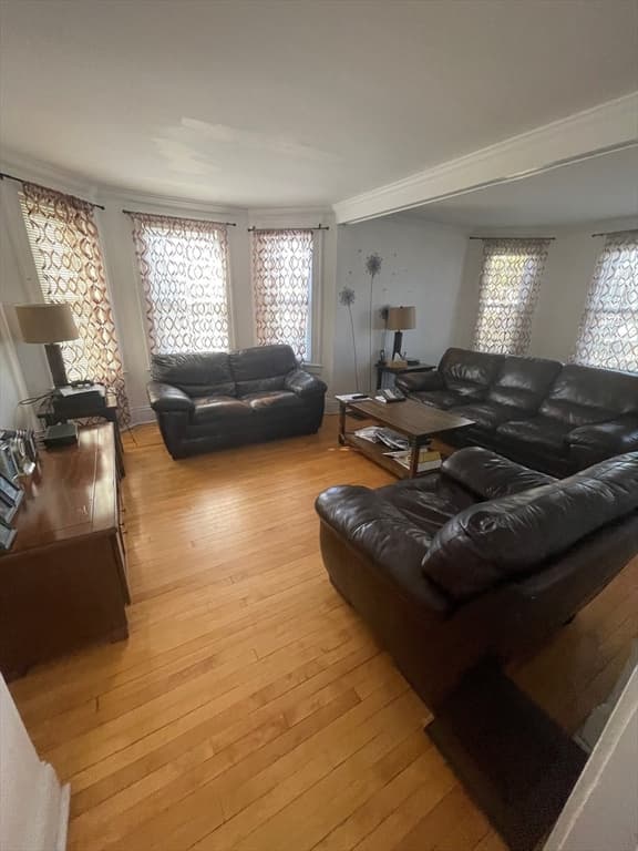 22 Dewey St photo 5