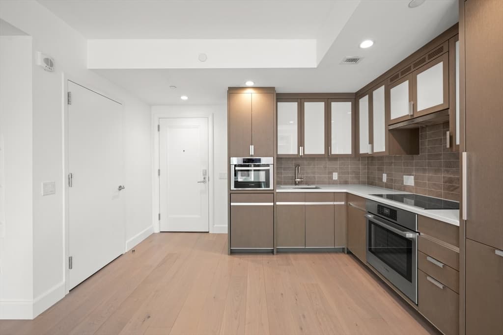 100 Lovejoy Wharf #7L photo 3