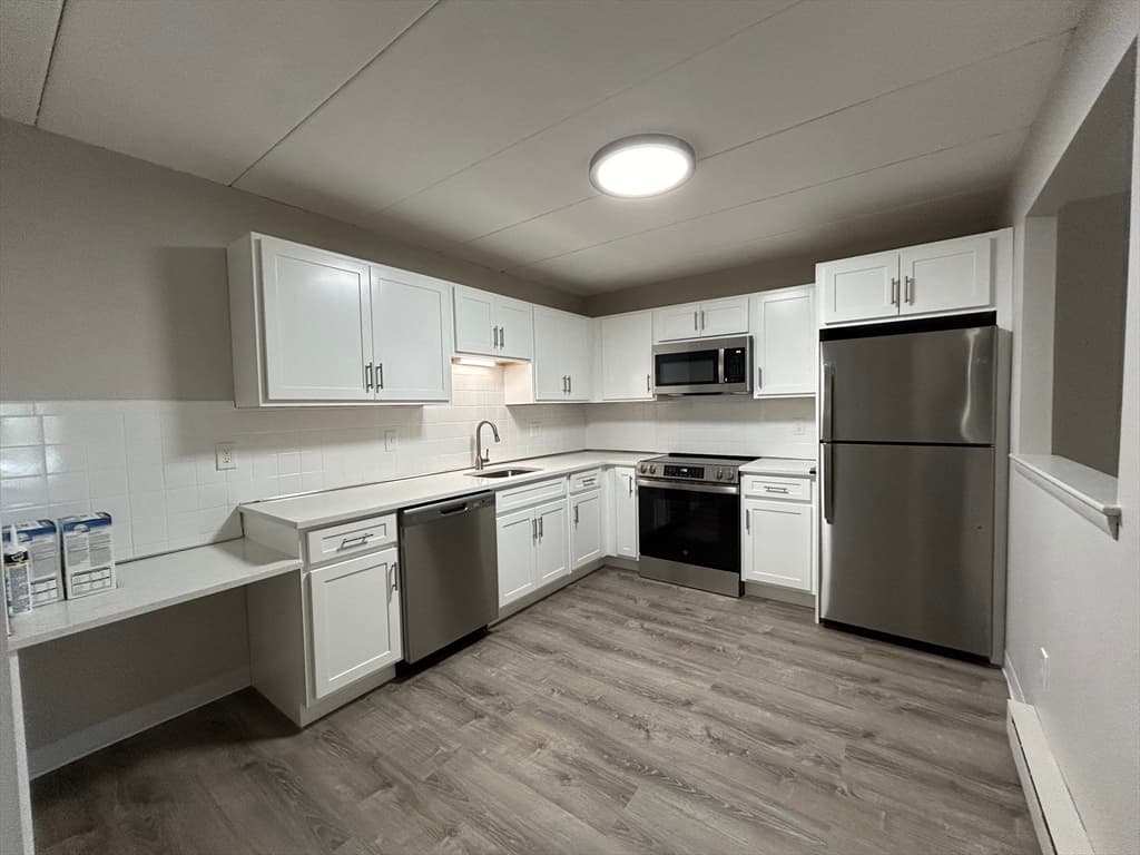 65 Commons Dr #408