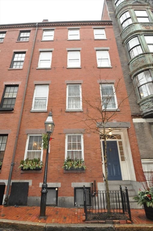 54 Revere St photo 2