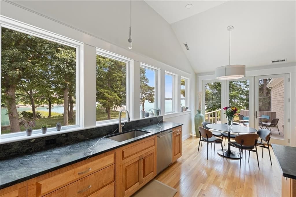 225 Otis photo 5