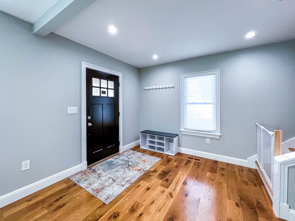 85 Prescott St photo 5