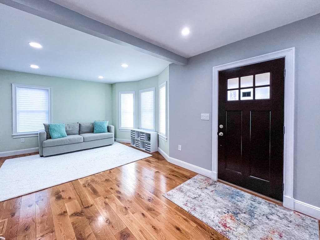 85 Prescott St photo 4