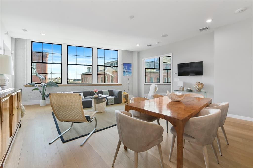 481 Harrison Avenue #4A photo 2