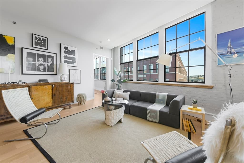 481 Harrison Avenue #4A