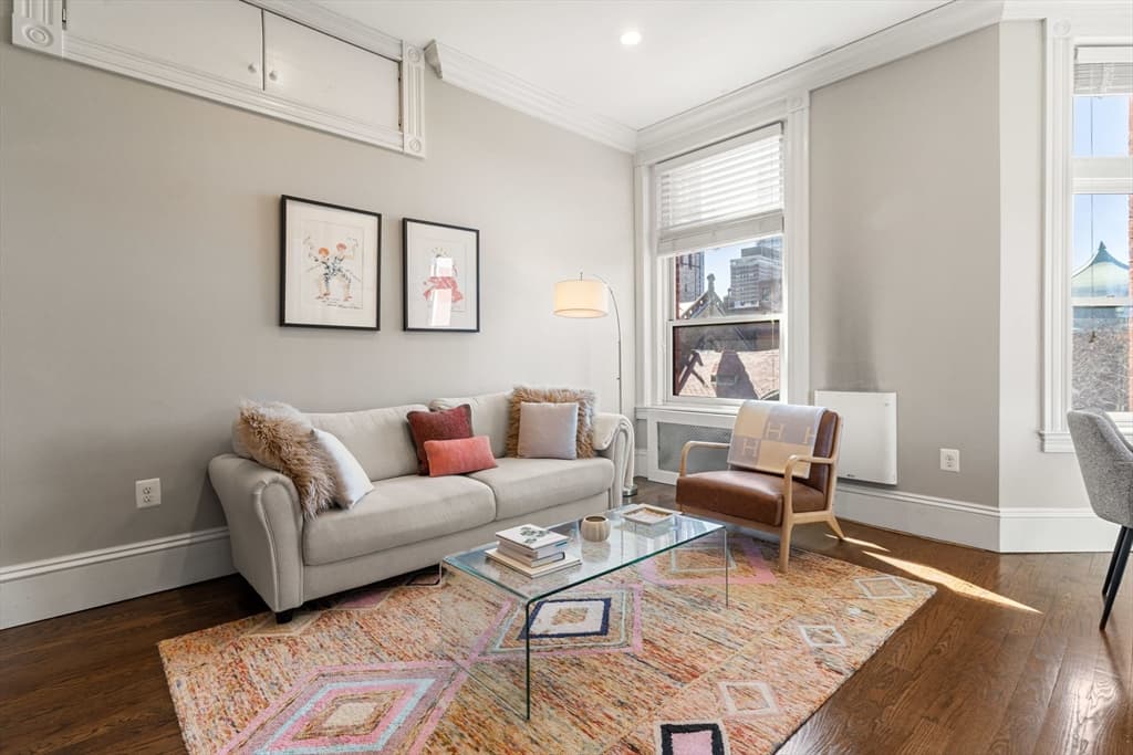 271 Dartmouth St #4I photo 2